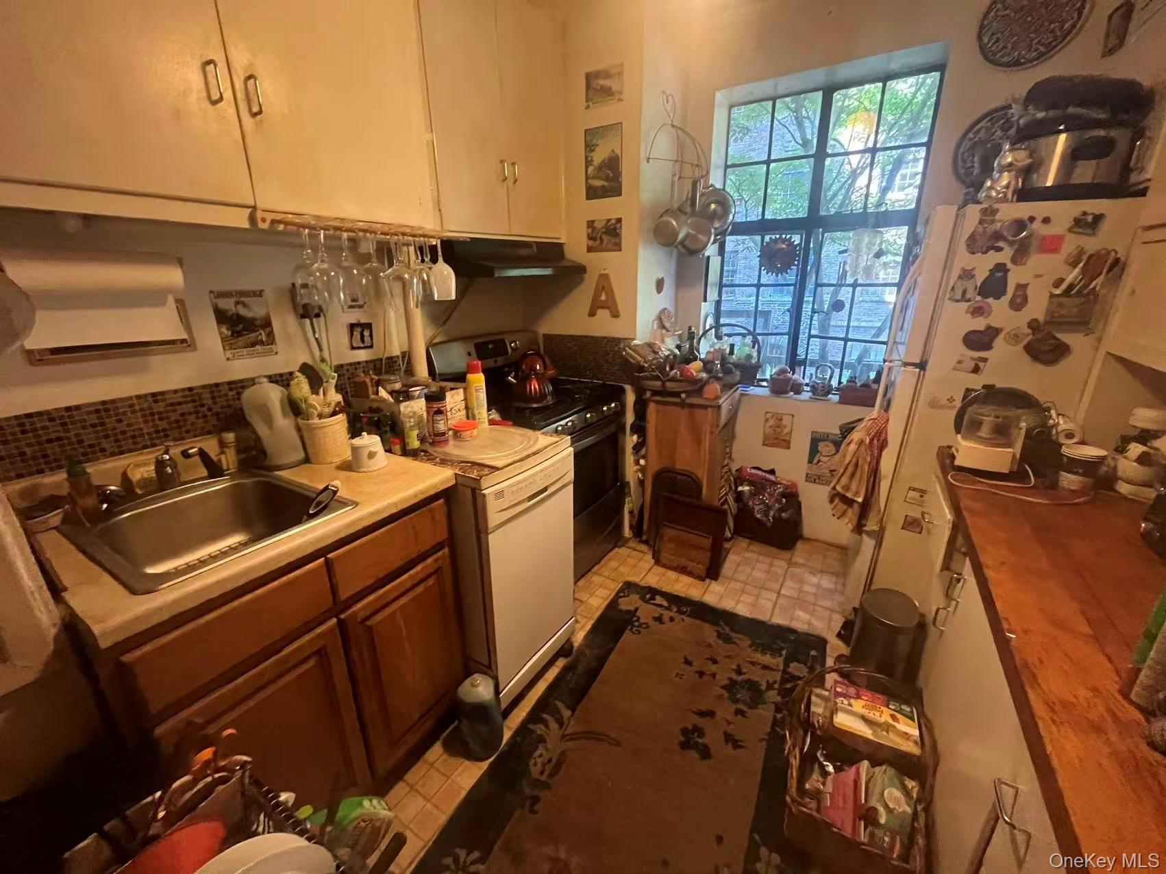 116 Pinehurst Avenue C21 Property Photo 20