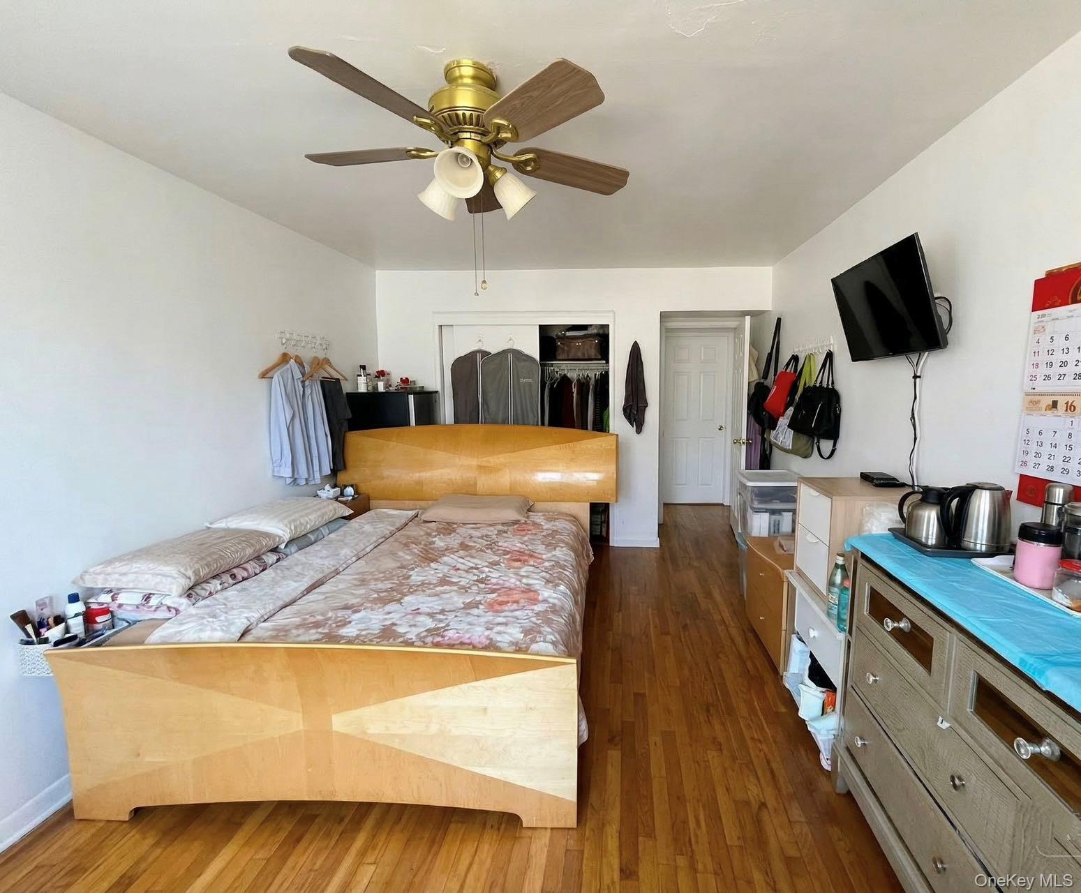 4107 Bowne Street 3f Property Photo 6