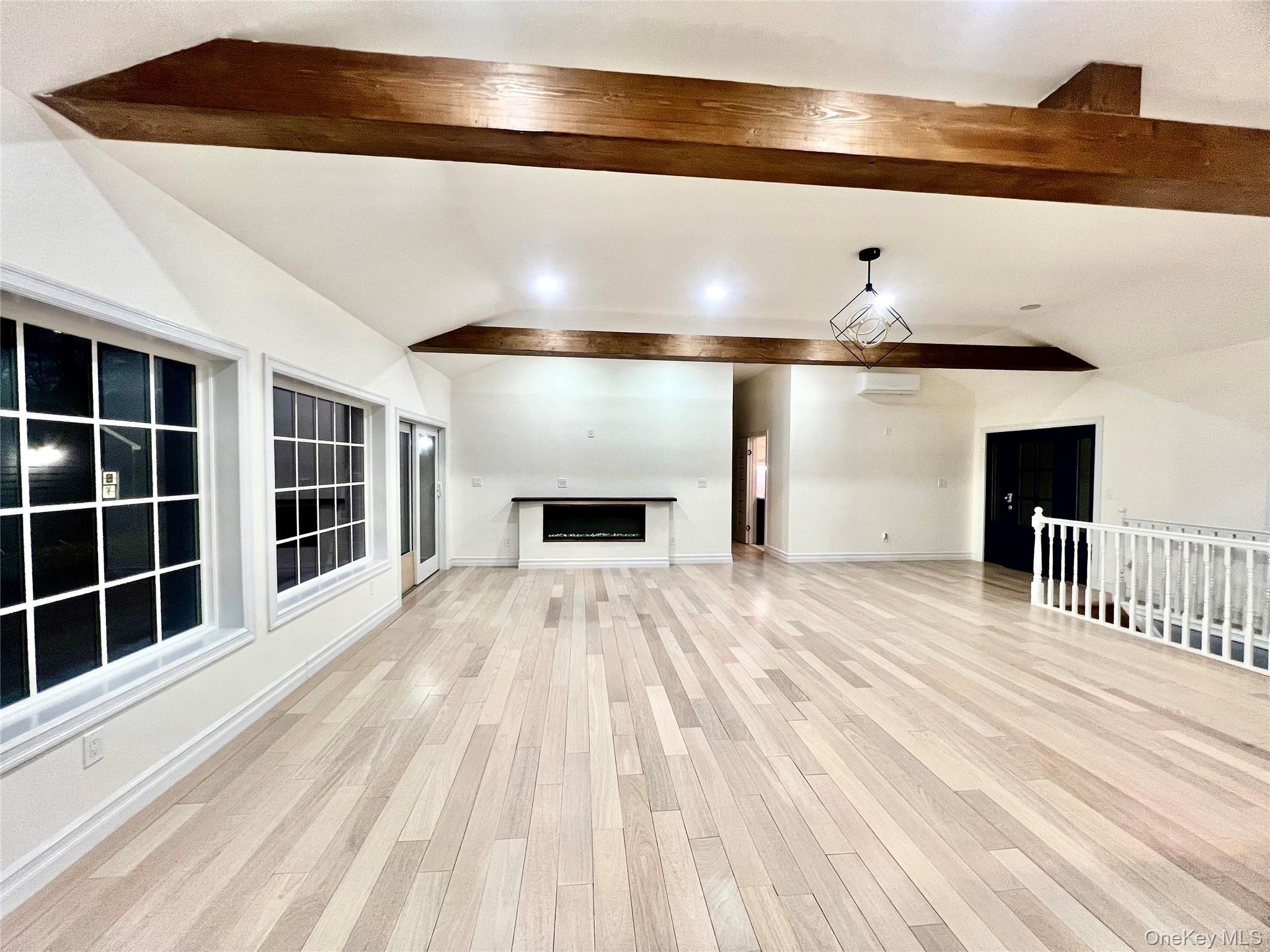 38 Railroad Avenue Property Photo 8