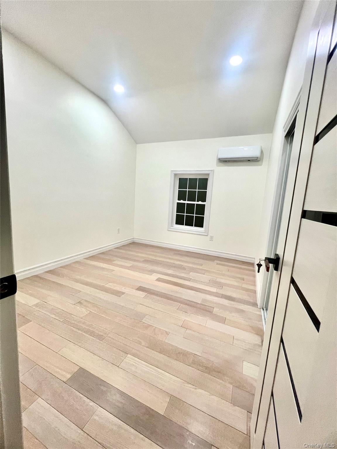 38 Railroad Avenue Property Photo 15