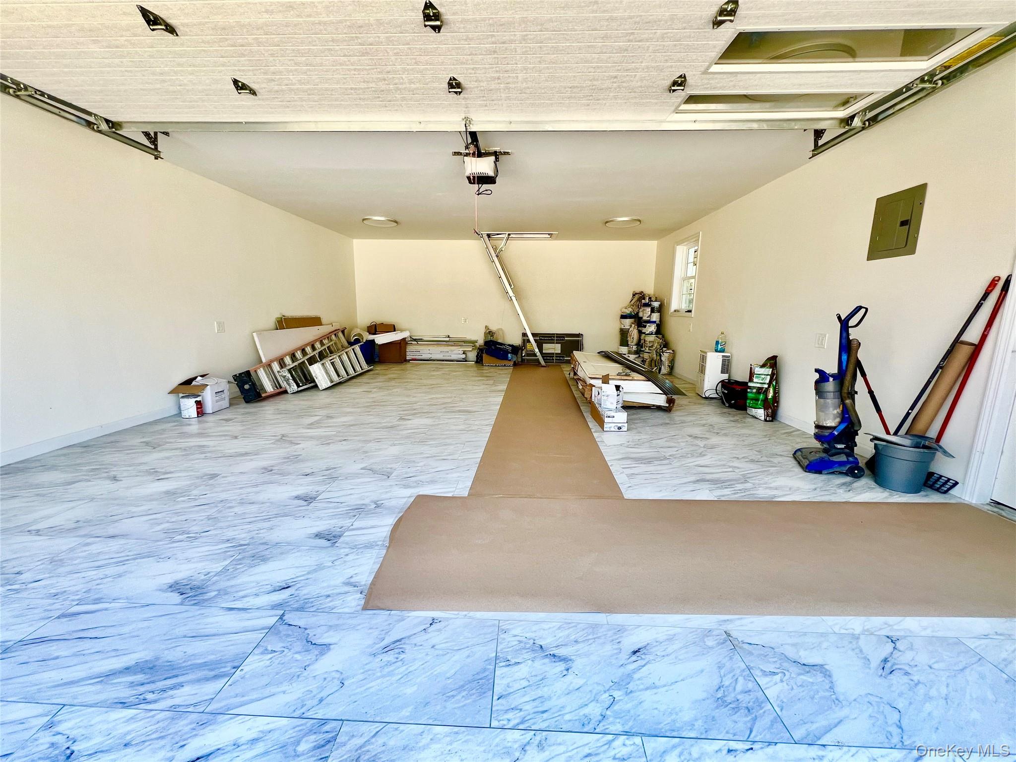 38 Railroad Avenue Property Photo 29