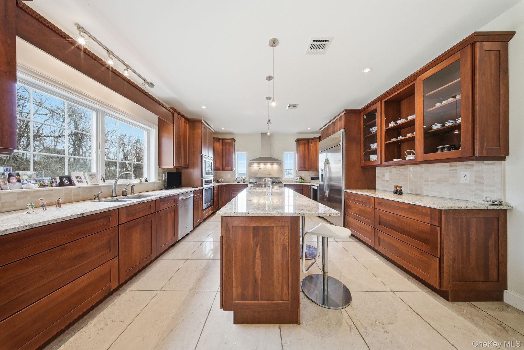 107 Breeze Hill Road Property Photo 11