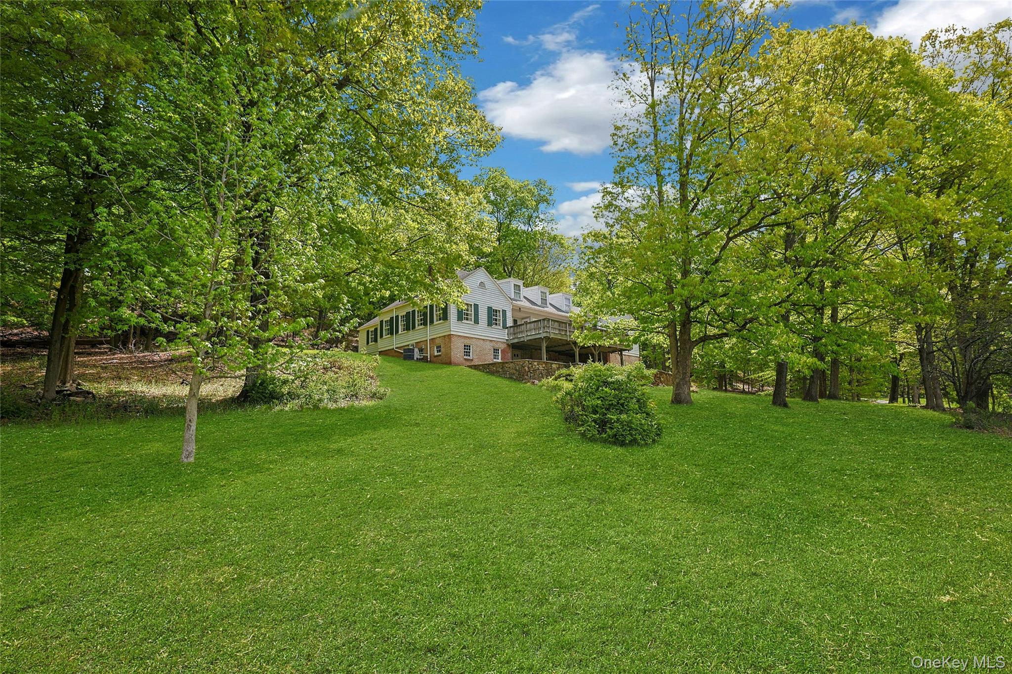 982 Bradley Parkway Property Photo 1