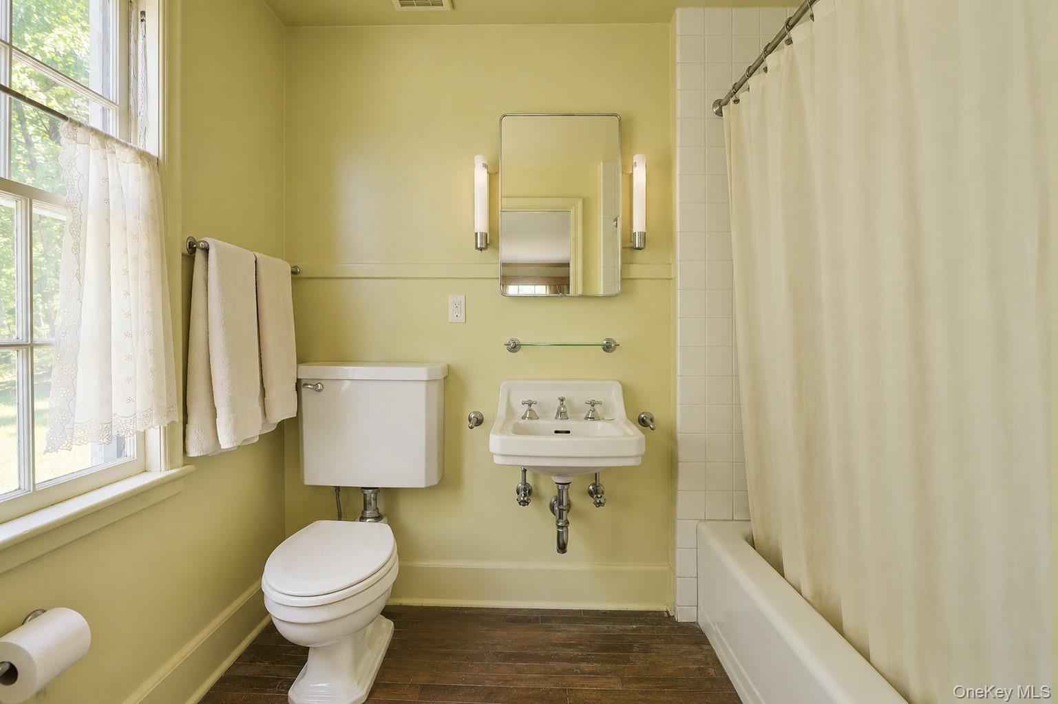 982 Bradley Parkway Property Photo 21