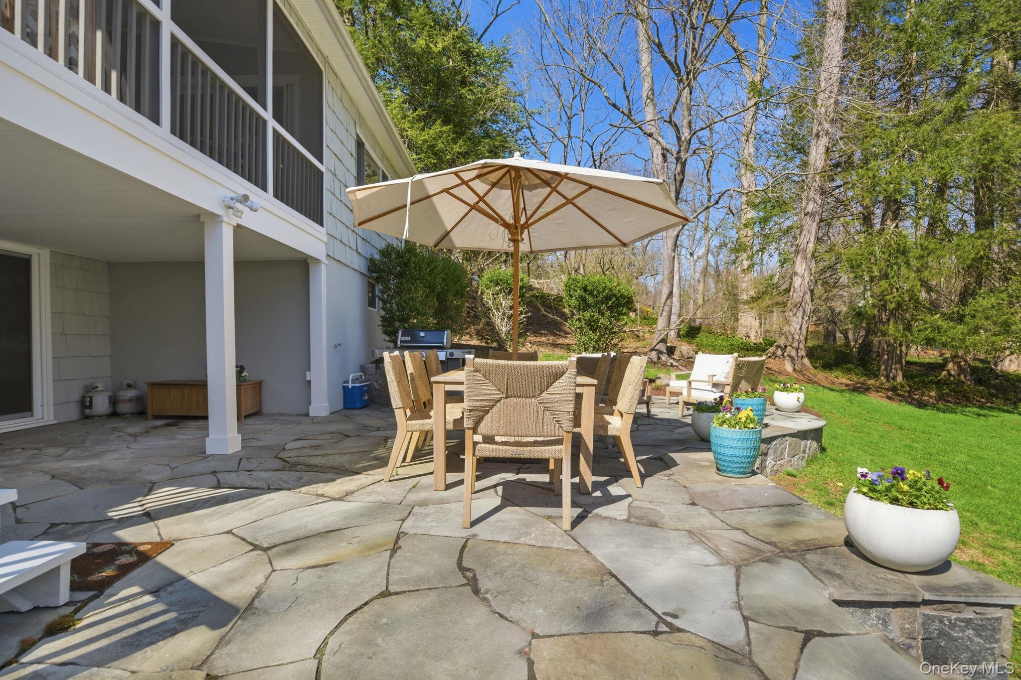 26 Meadow Lane Property Photo 6