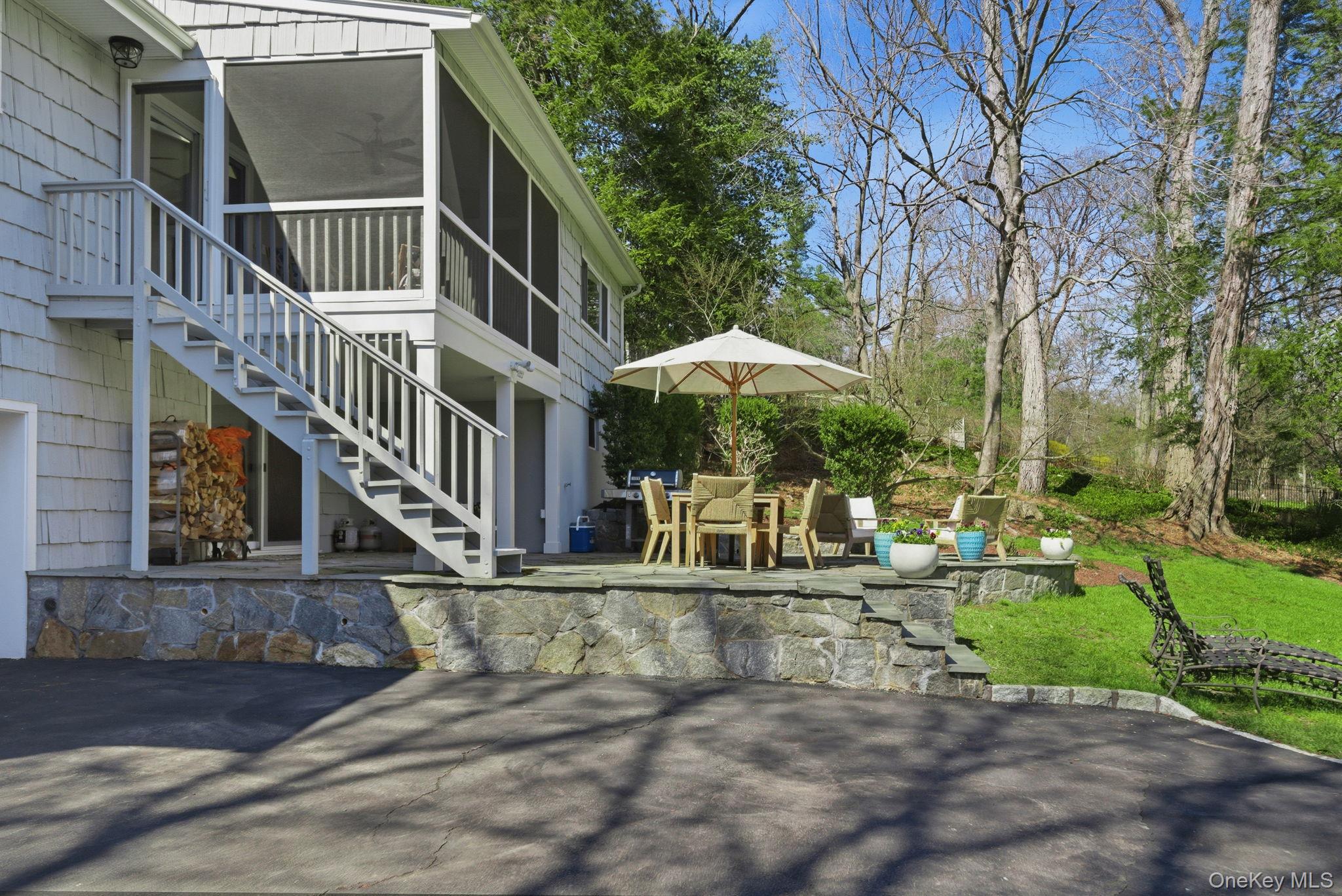 26 Meadow Lane Property Photo 12