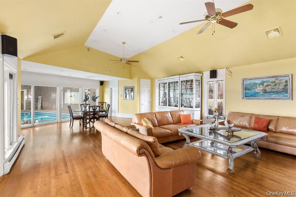 33 Beach Road Property Photo 37