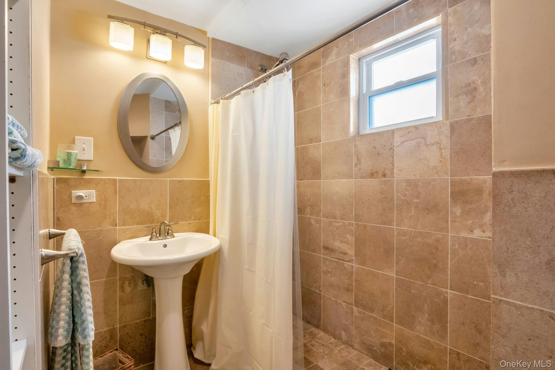 33b Edgewater Park 33b Property Photo 11