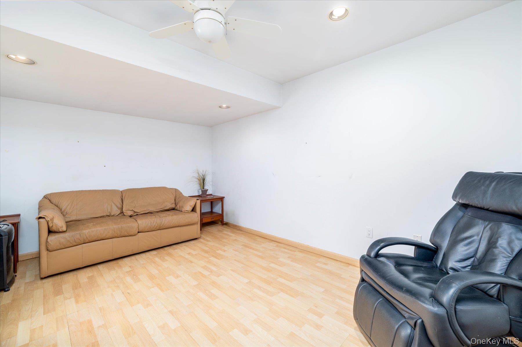 100 Daly Boulevard 2005 Property Photo 6