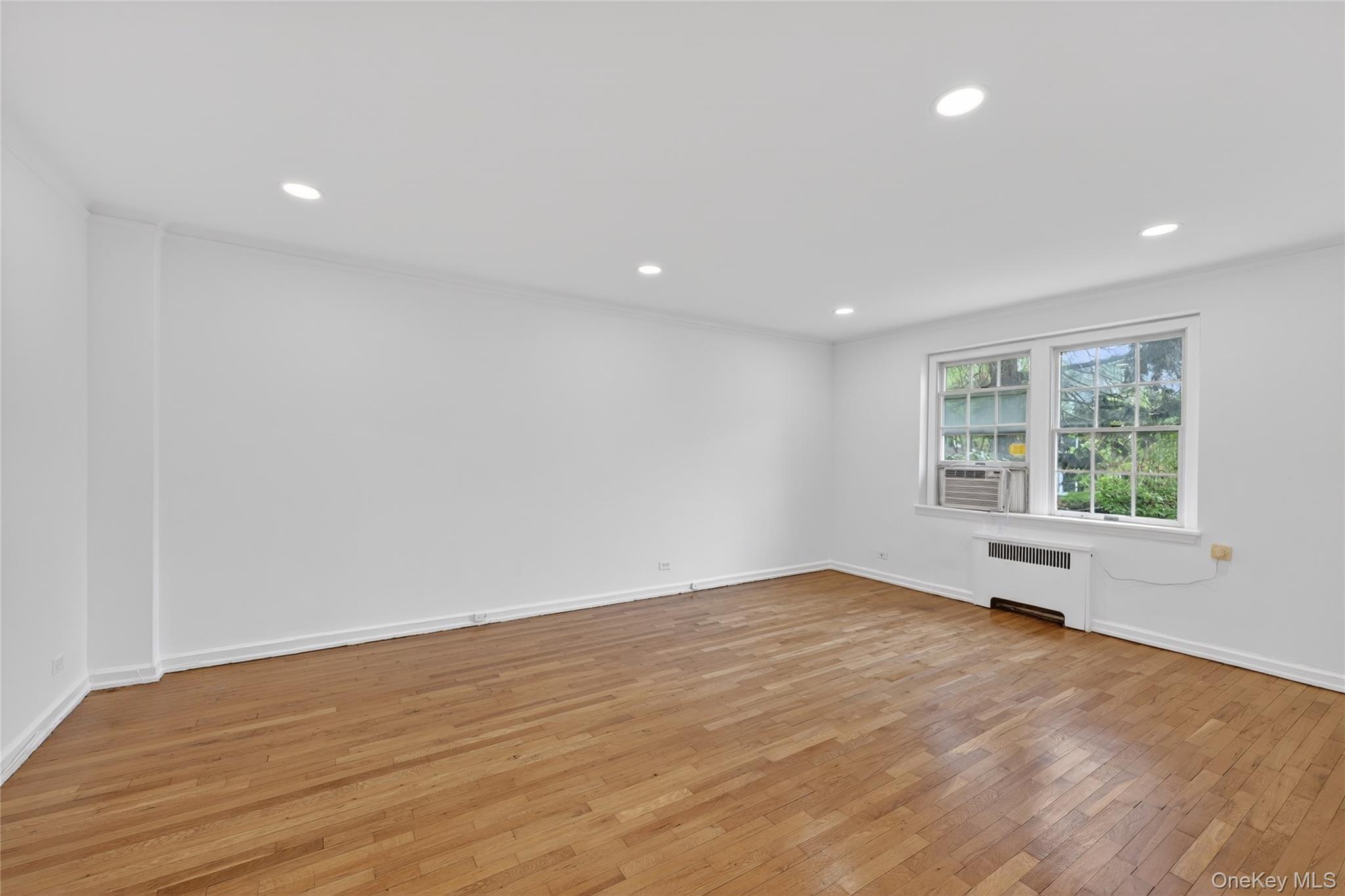 765 N Broadway 15b Property Photo 8
