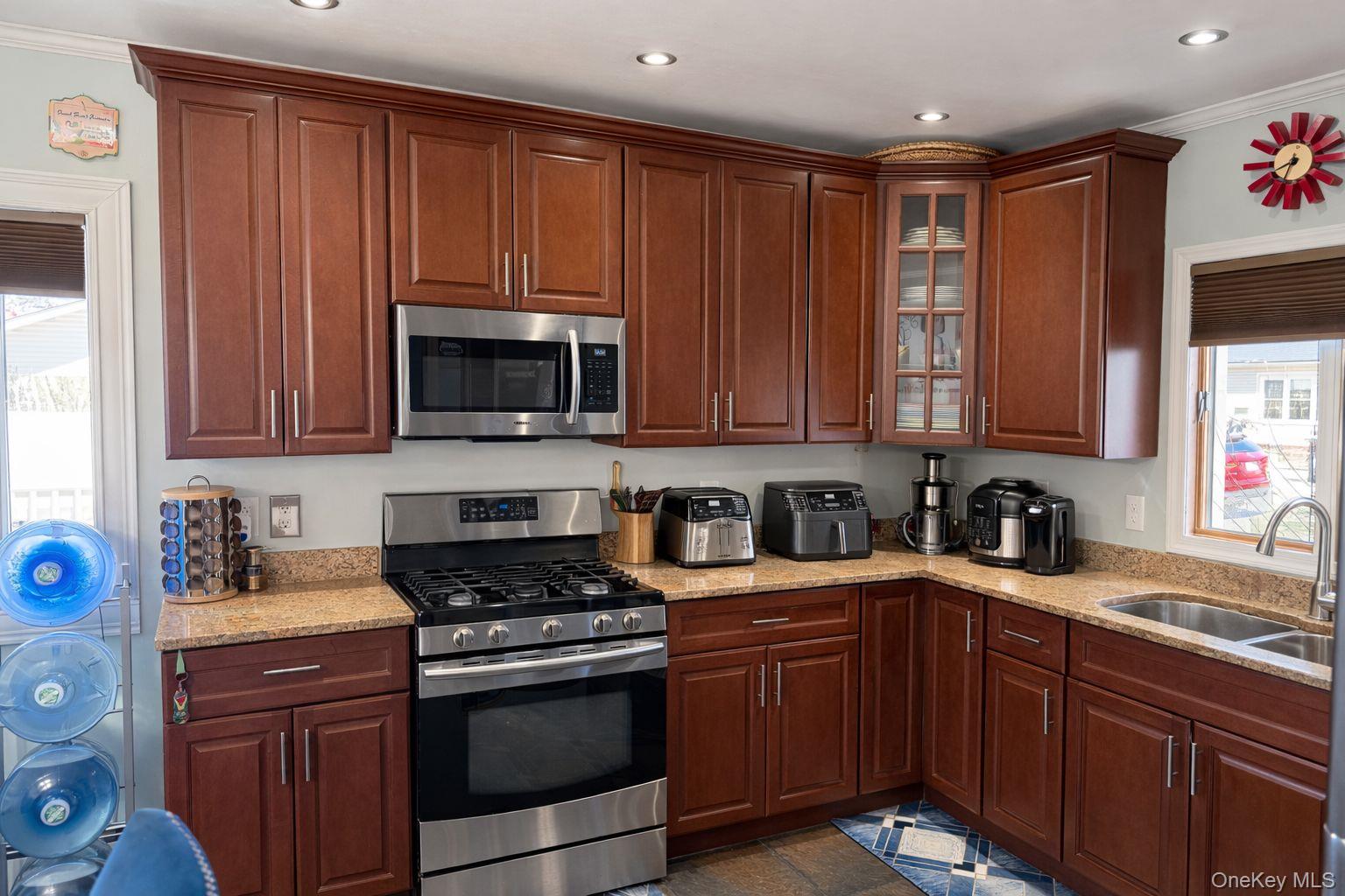 7 Meyer Avenue Property Photo 32
