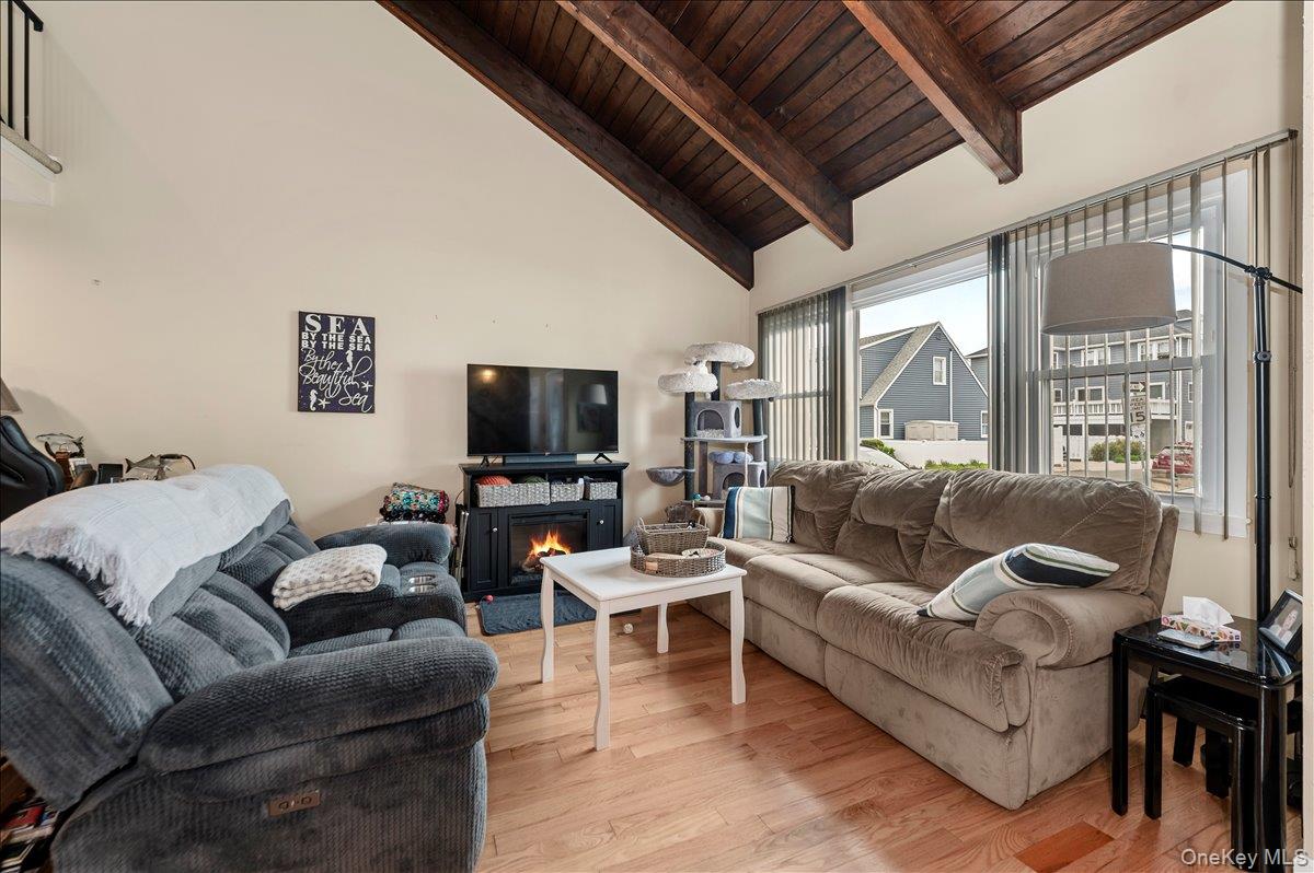 806 E Chester Street Property Photo 4
