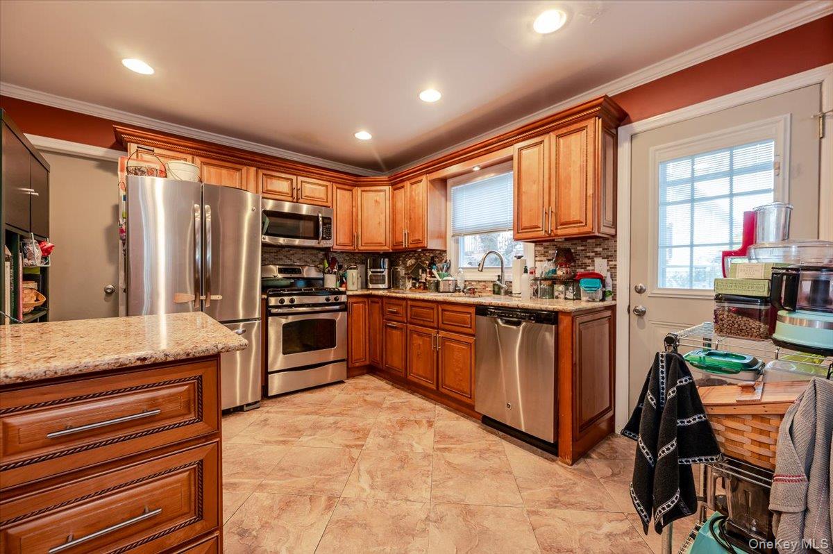 806 E Chester Street Property Photo 6