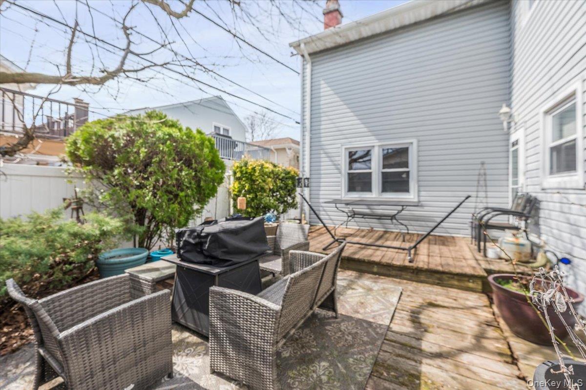 806 E Chester Street Property Photo 18