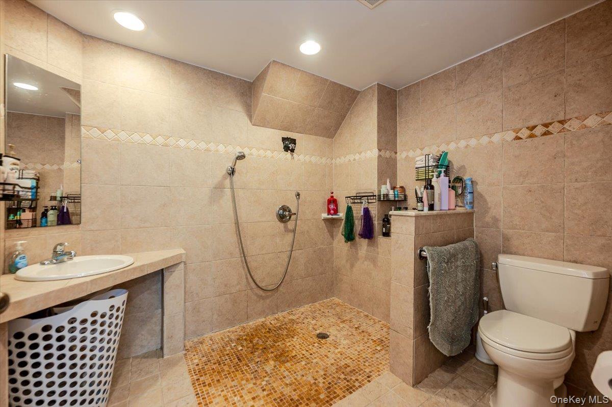806 E Chester Street Property Photo 19