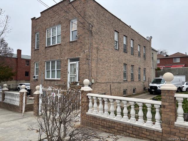 3243 Tenbroeck Avenue Property Photo 2