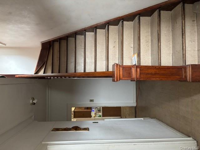3243 Tenbroeck Avenue Property Photo 6