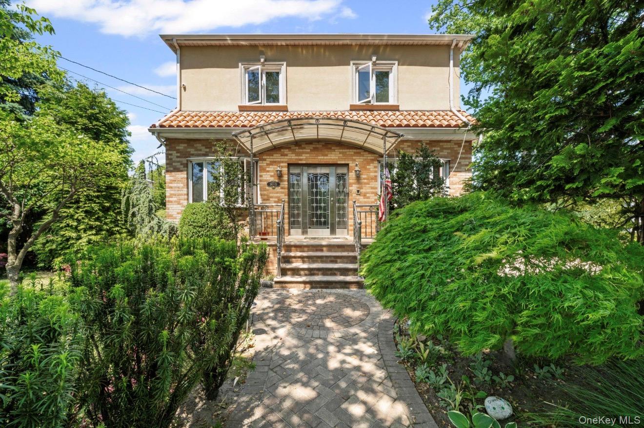 16015 13th Avenue Property Photo 1