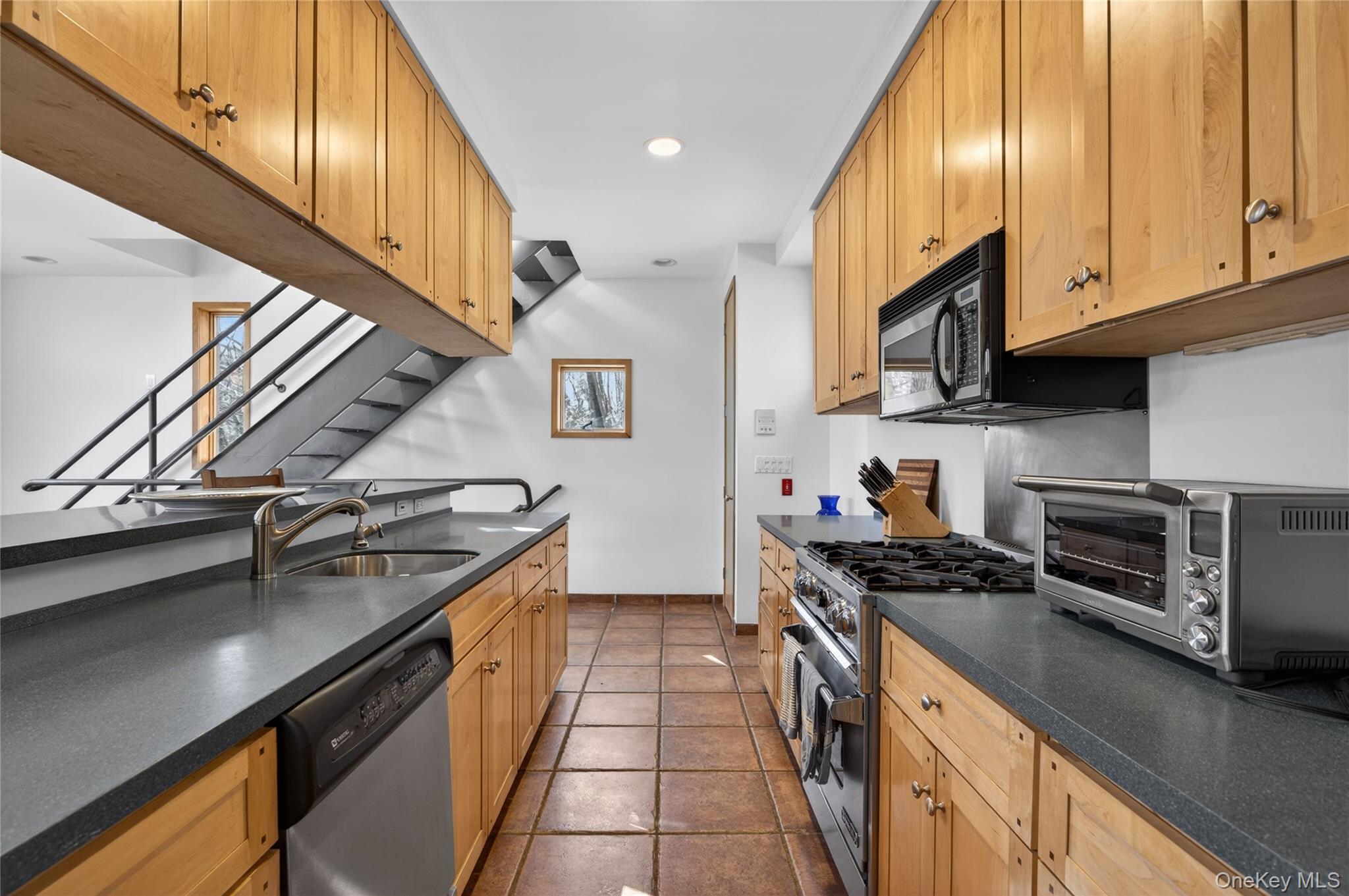 428 Harbor Road C Property Photo 11