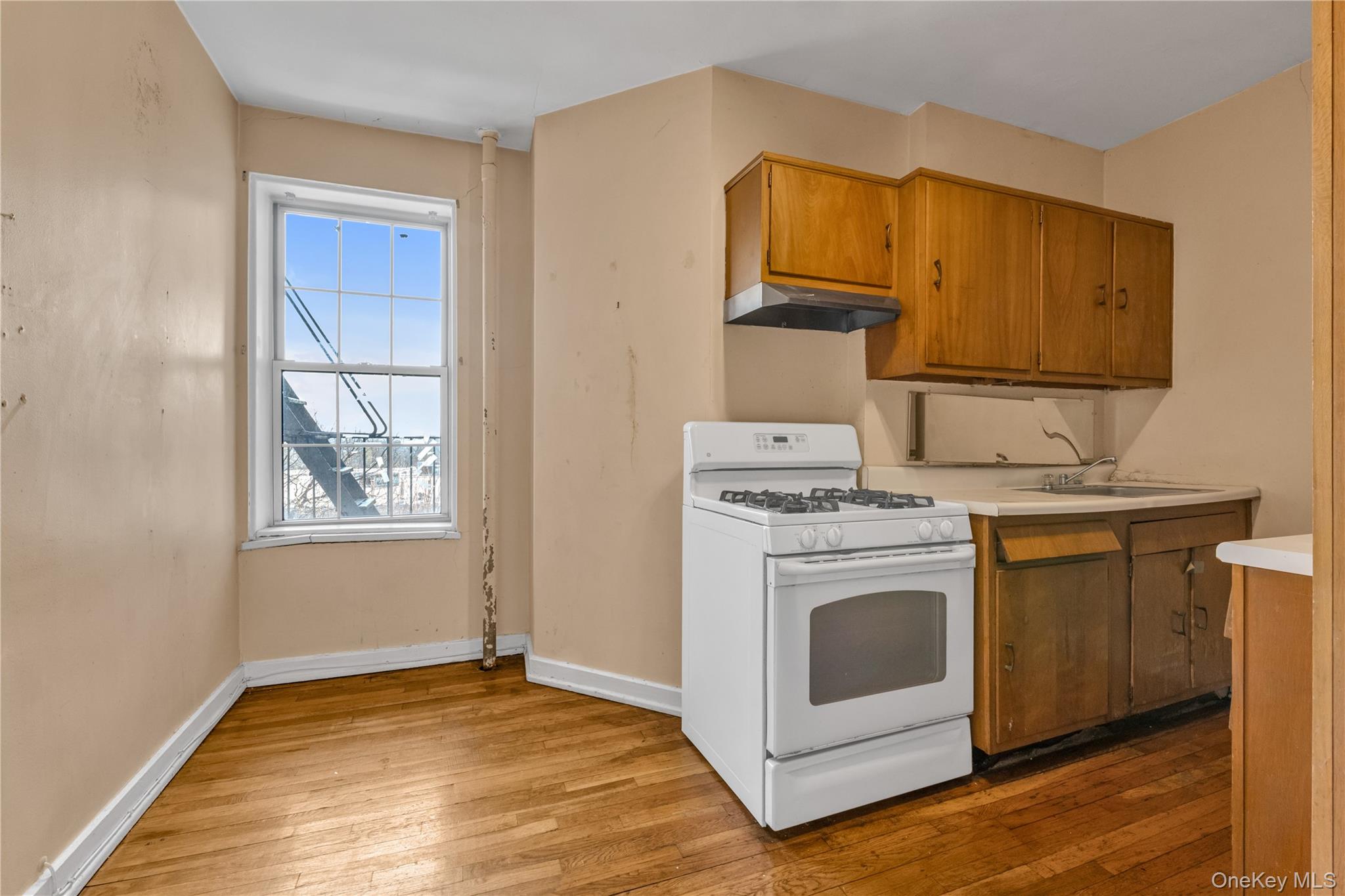 5142 30th Avenue 5i Property Photo 6