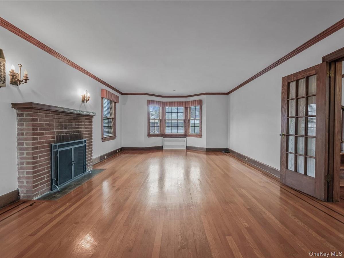 2807 157th Street Property Photo 5