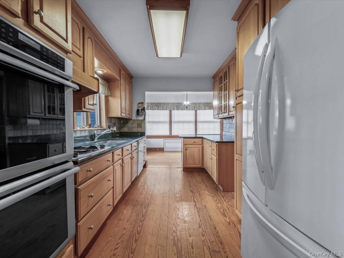 2807 157th Street Property Photo 11