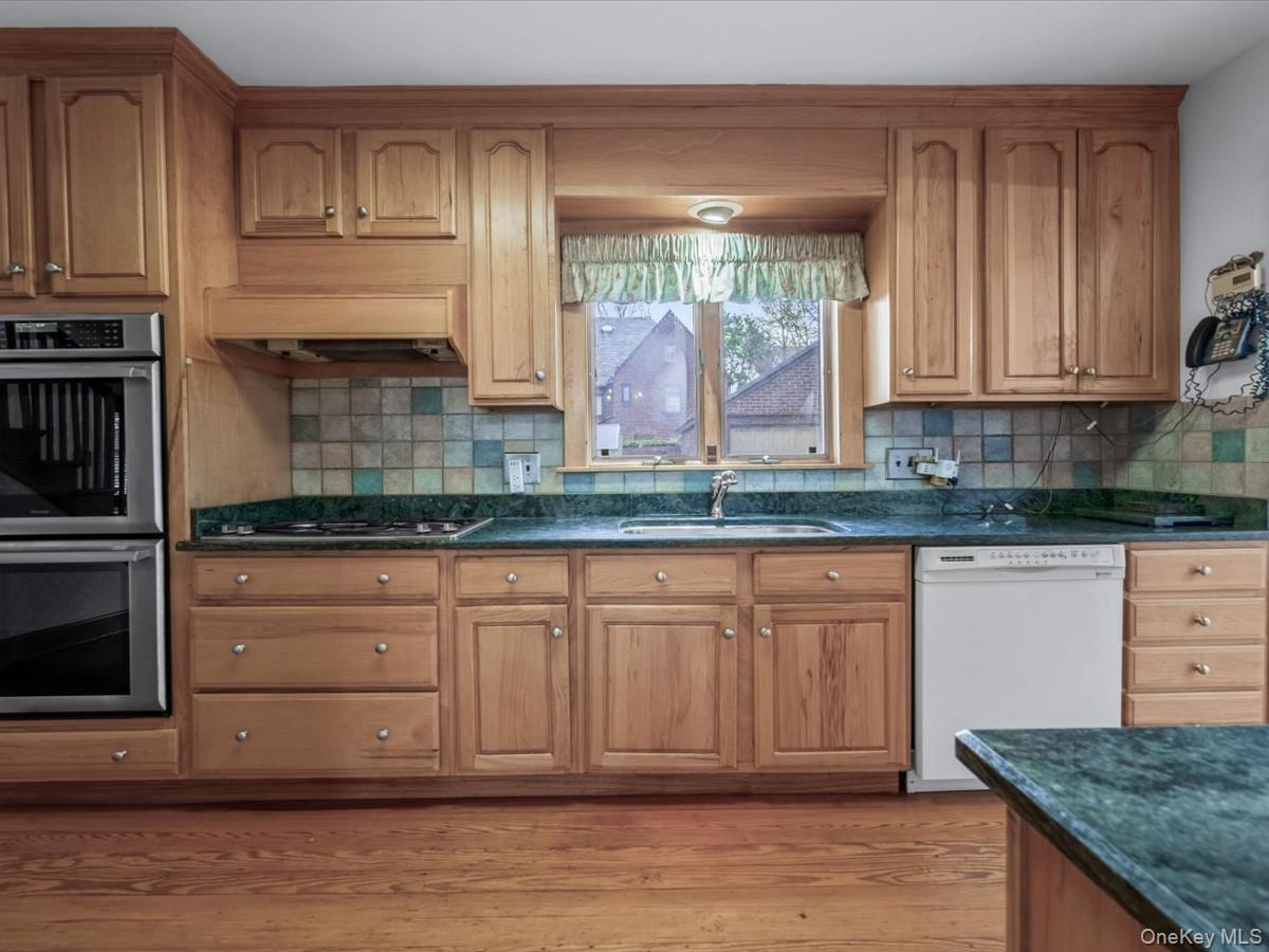 2807 157th Street Property Photo 12