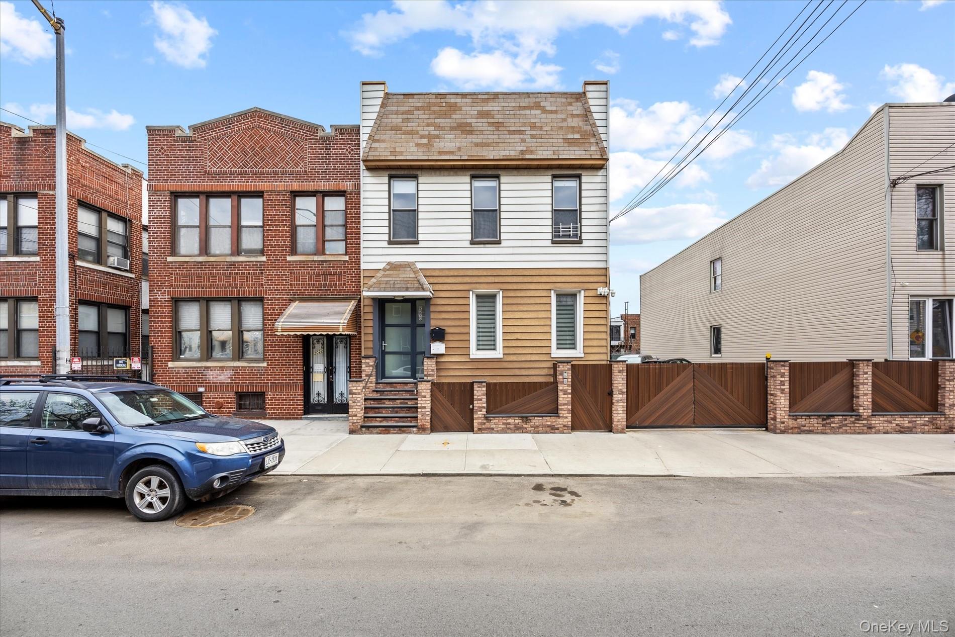 2020 Bleecker Street Property Photo 1