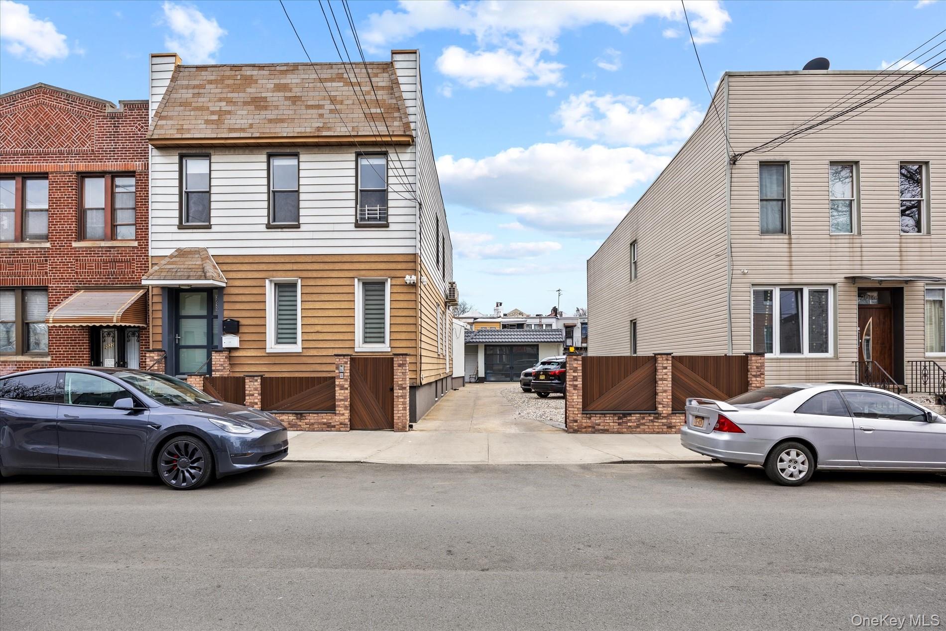 2020 Bleecker Street Property Photo 4