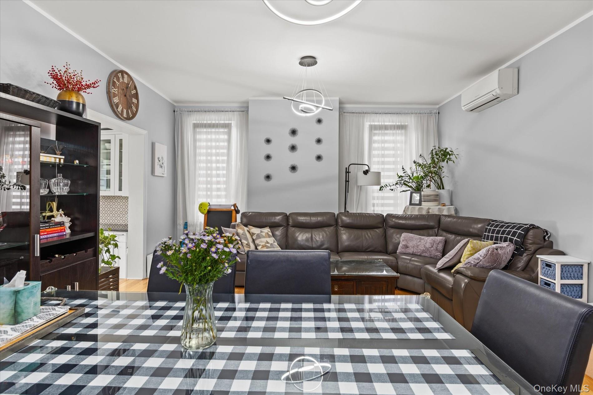 2020 Bleecker Street Property Photo 10