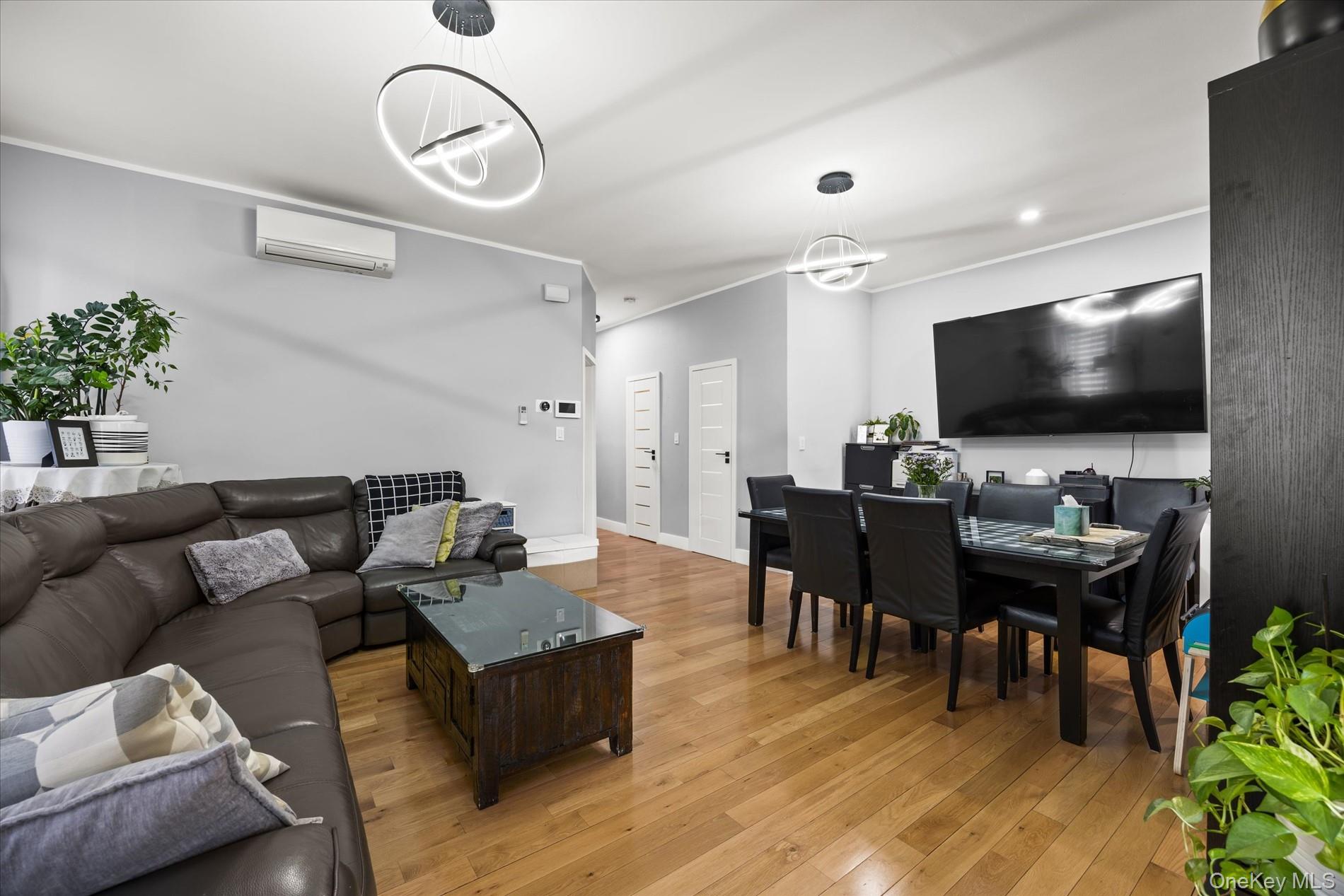 2020 Bleecker Street Property Photo 11