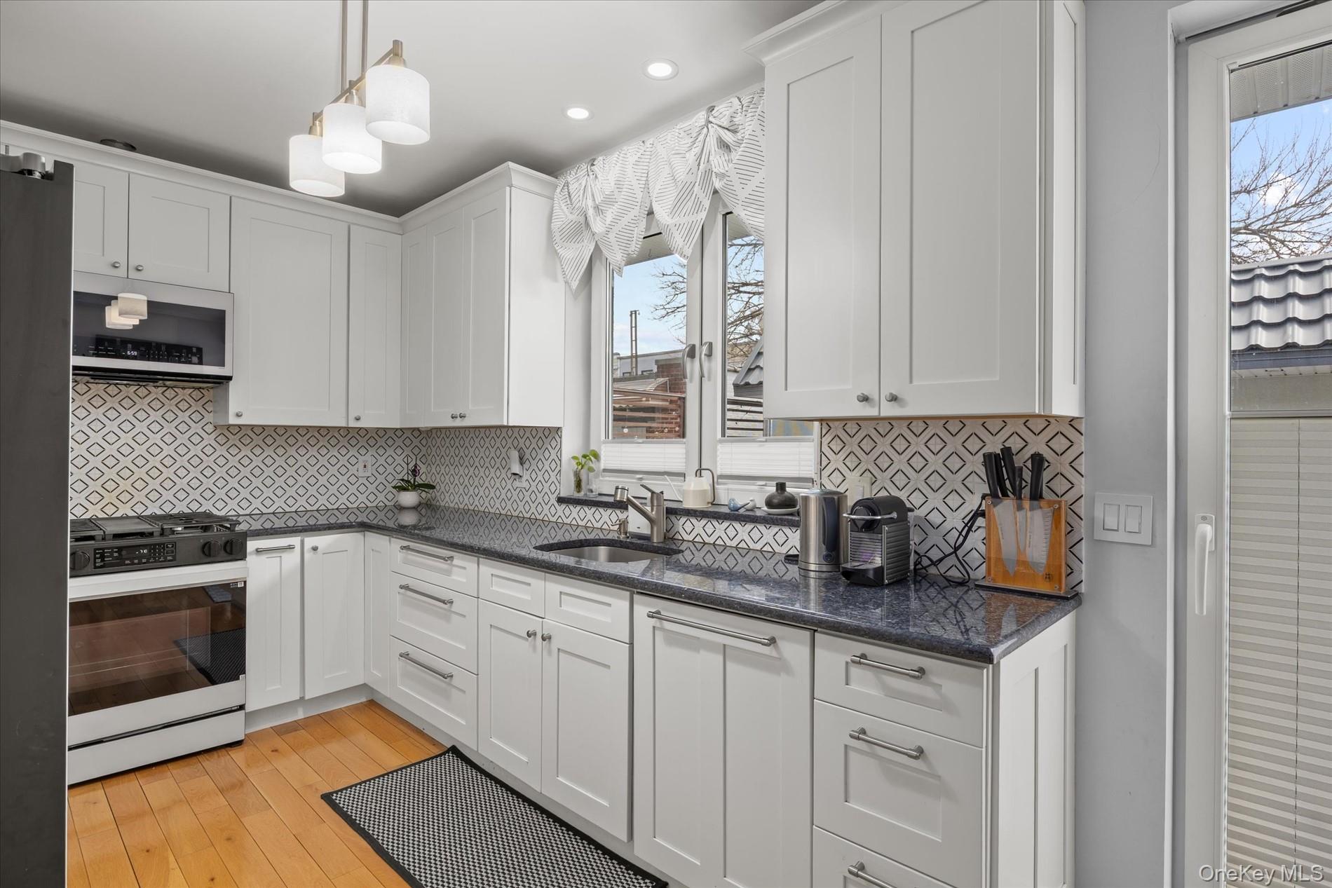 2020 Bleecker Street Property Photo 13