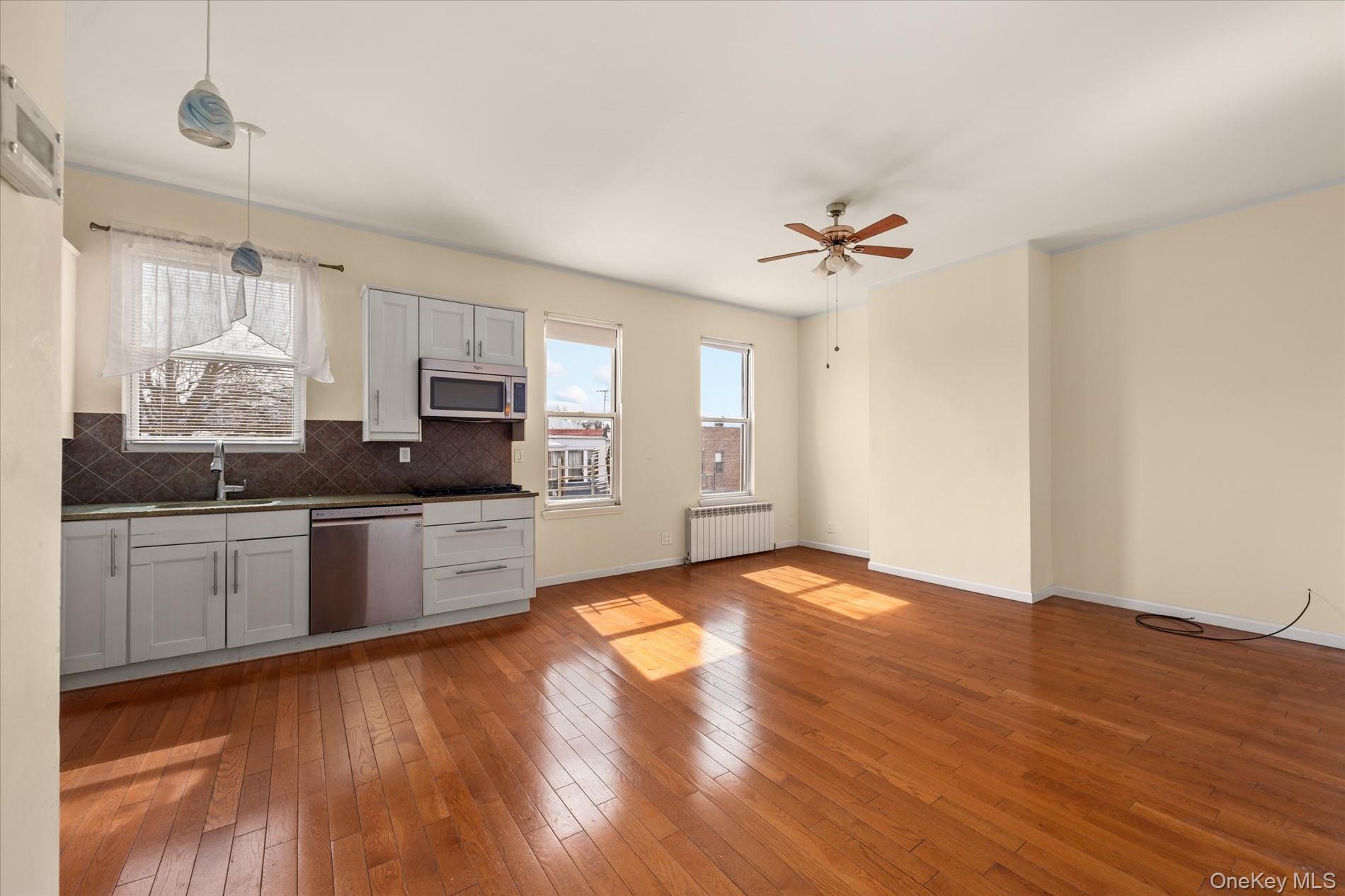 2020 Bleecker Street Property Photo 23