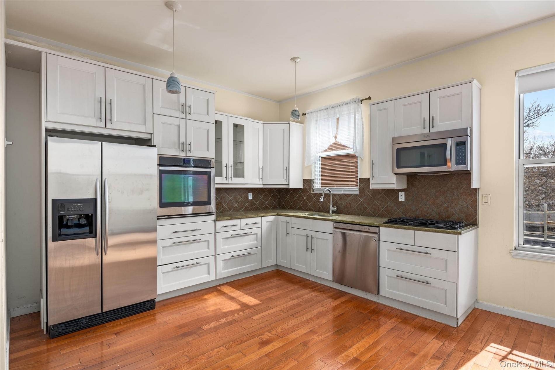 2020 Bleecker Street Property Photo 25