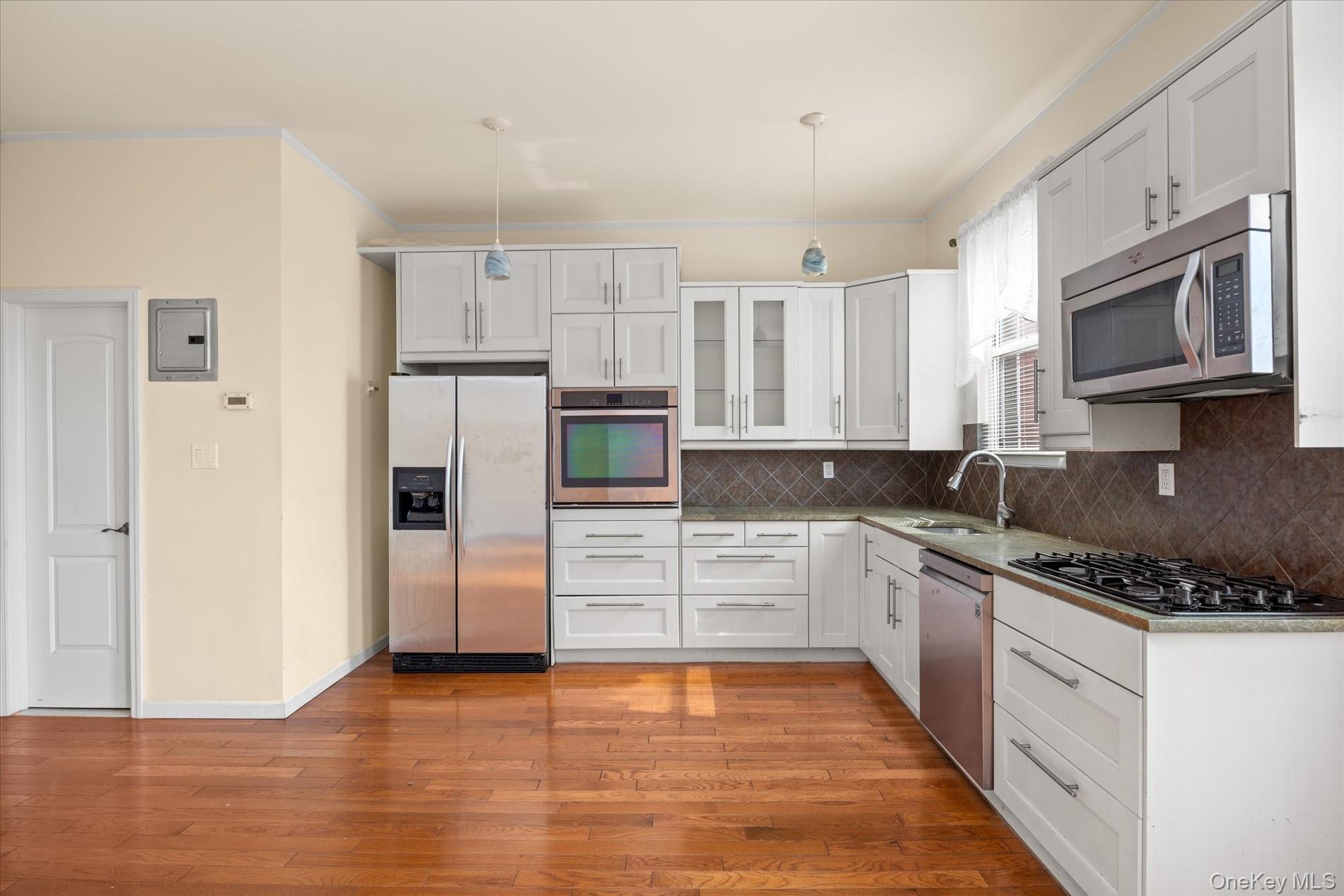 2020 Bleecker Street Property Photo 26