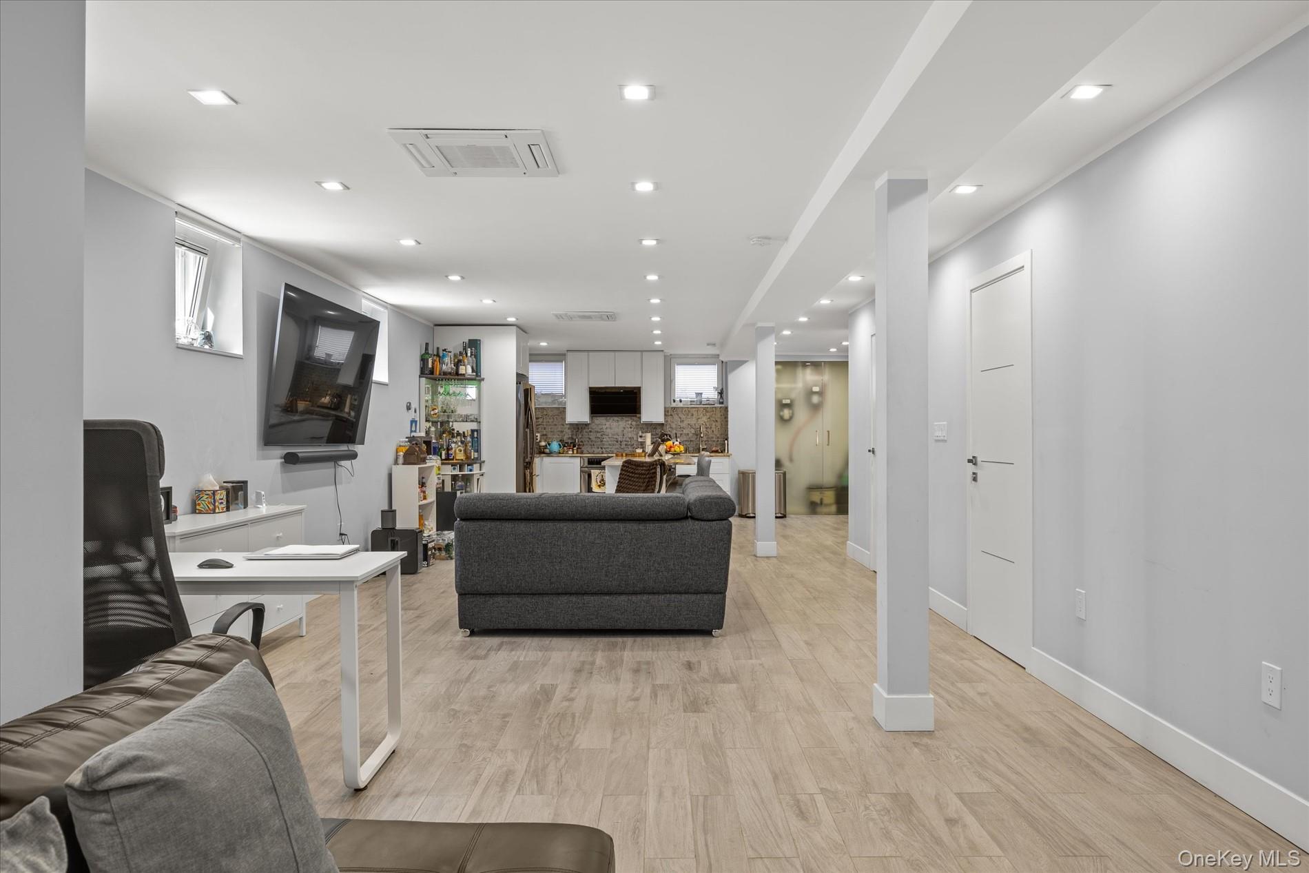 2020 Bleecker Street Property Photo 37