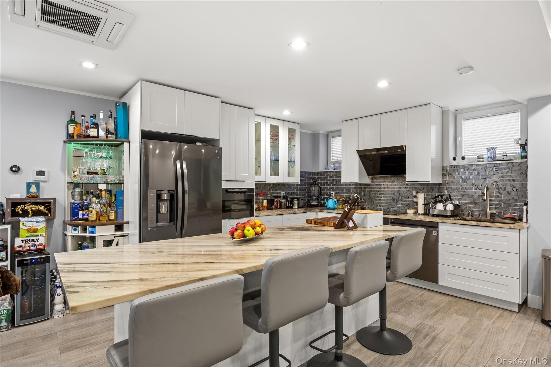 2020 Bleecker Street Property Photo 39