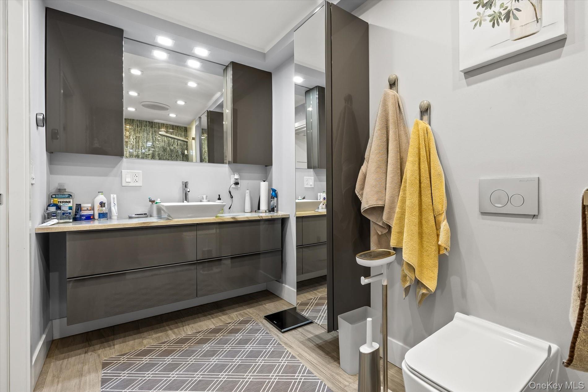 2020 Bleecker Street Property Photo 40