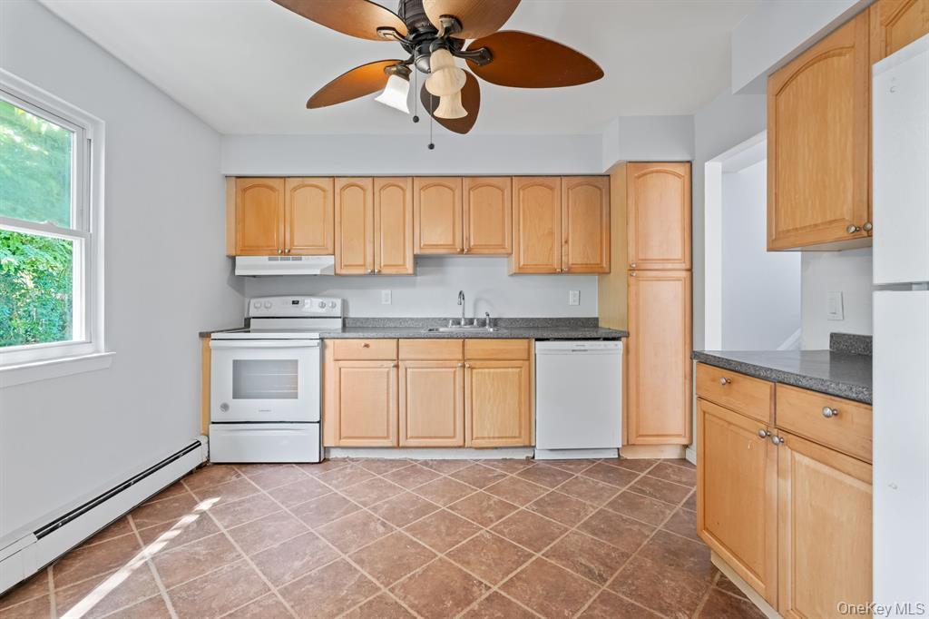 49 Georgia Street B Property Photo 11