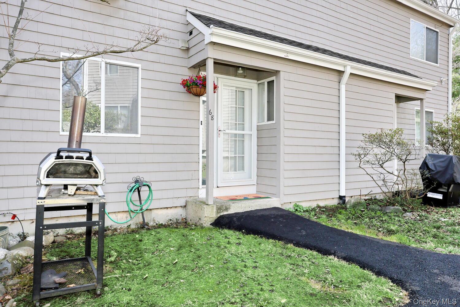 68 Hickory Hill Lane Property Photo 3