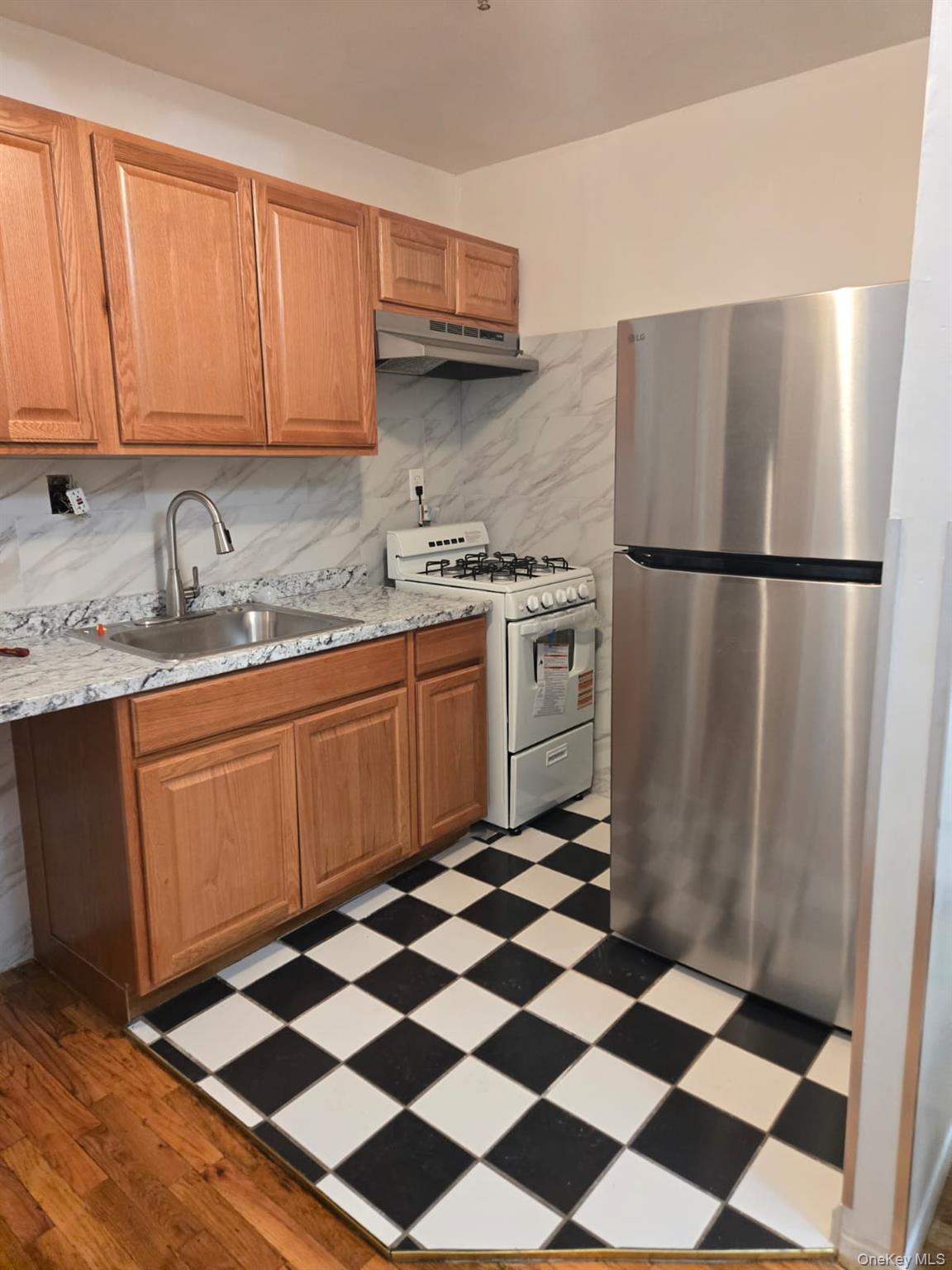 5528 98th Street Property Photo 32