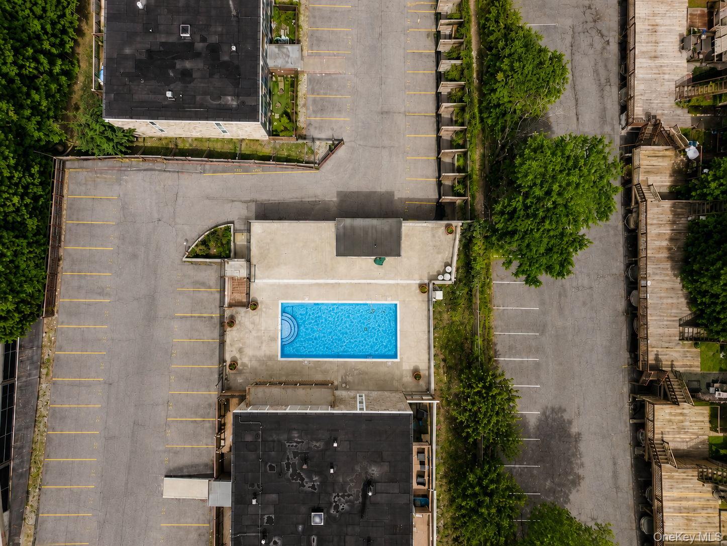 397 N Broadway 1m Property Photo 3