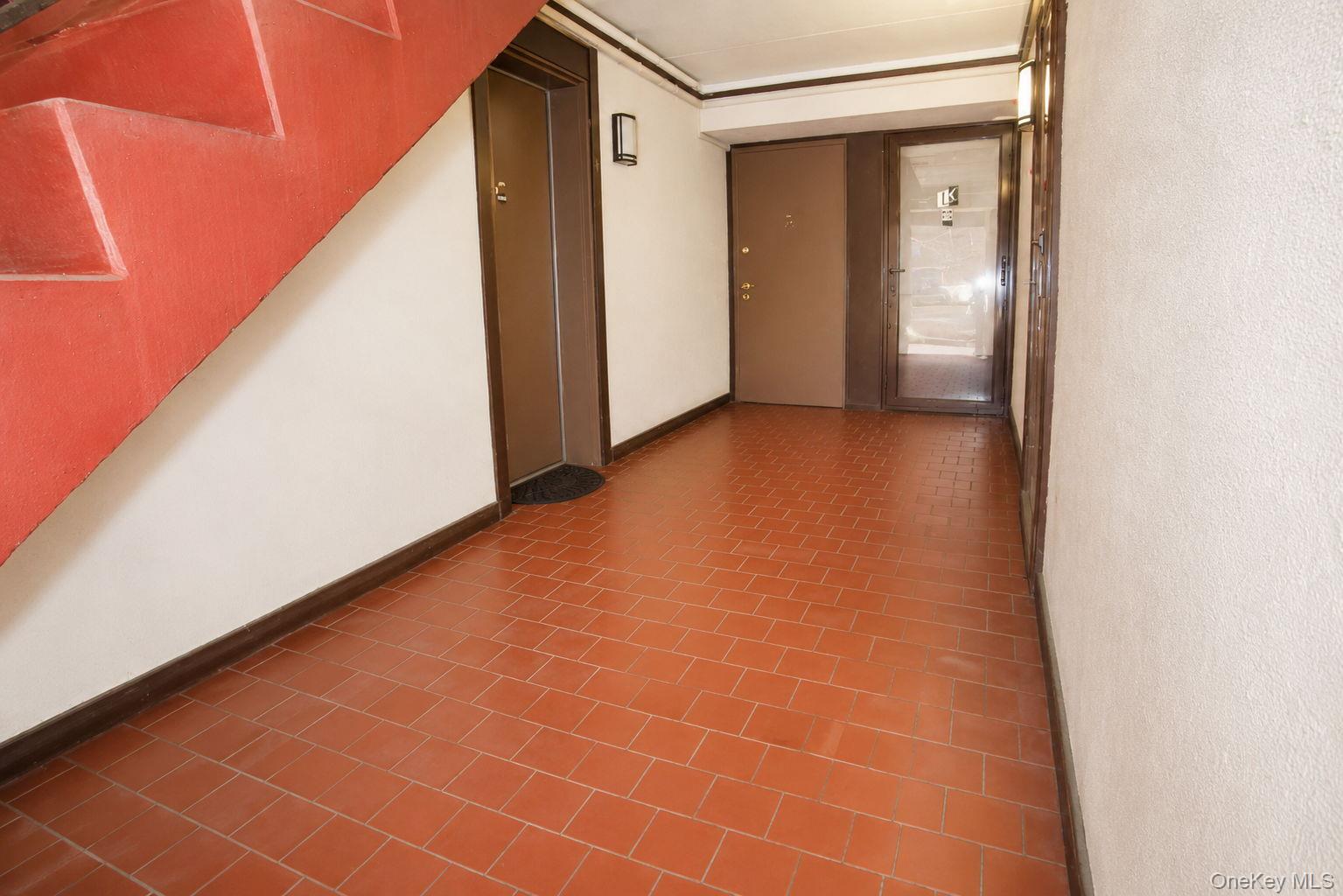 397 N Broadway 1m Property Photo 27
