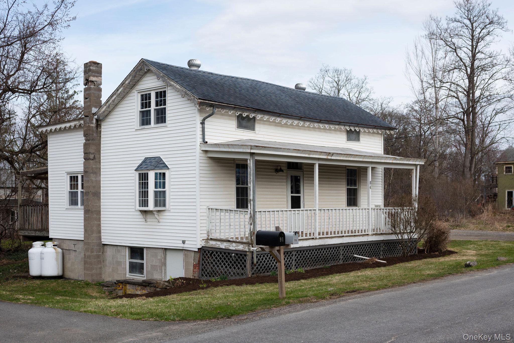 84 Montgomery Street Property Photo 3