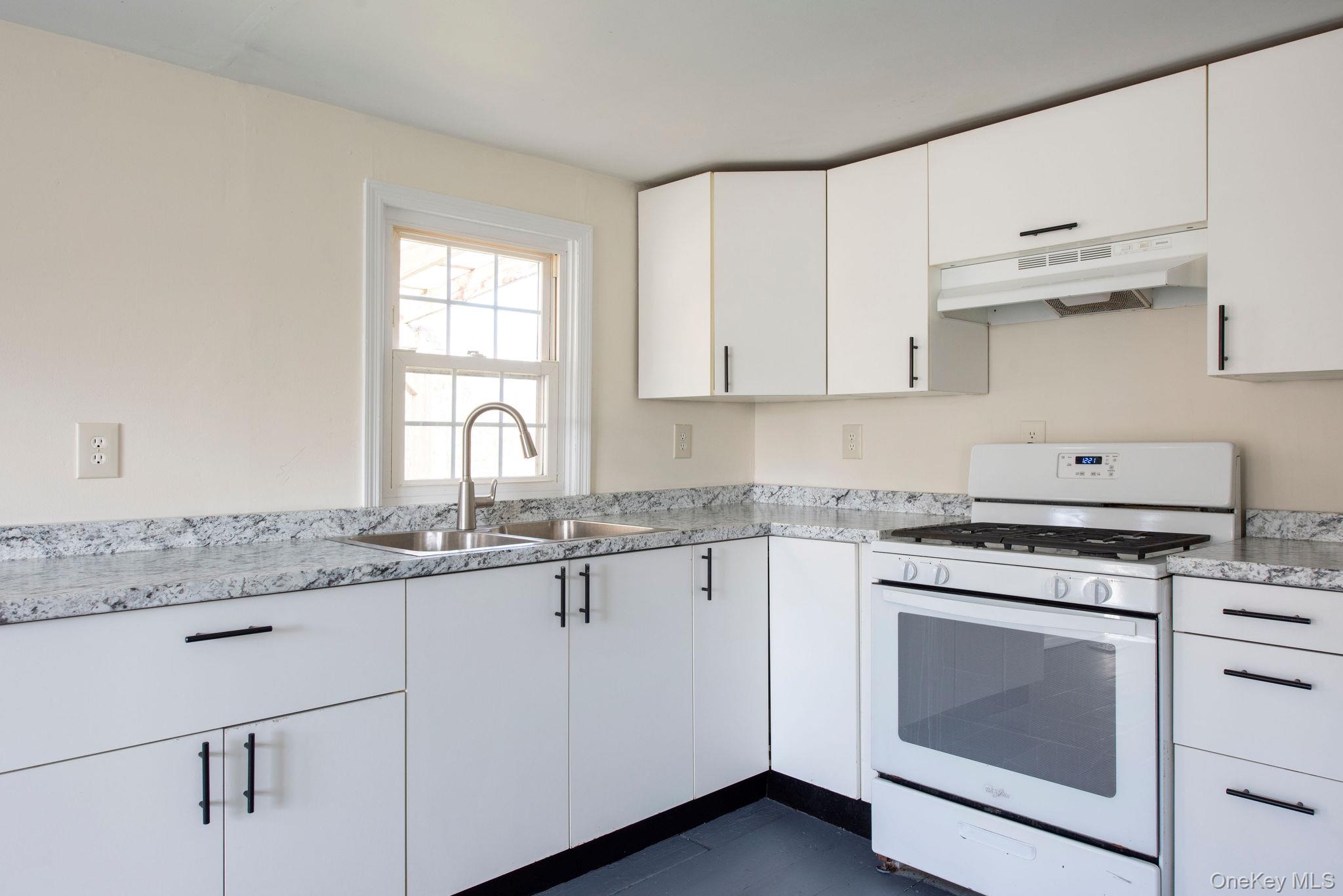 84 Montgomery Street Property Photo 11