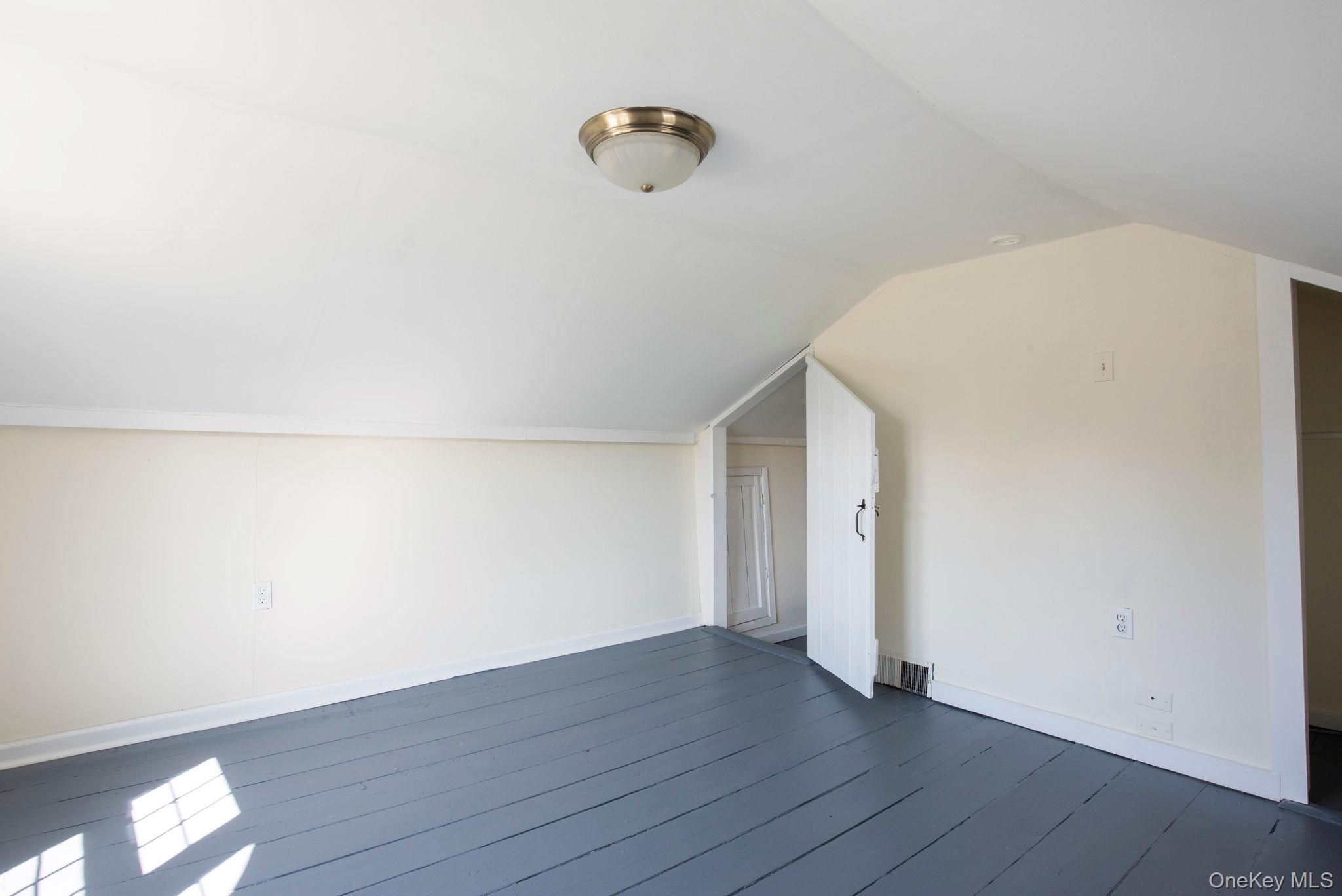 84 Montgomery Street Property Photo 23