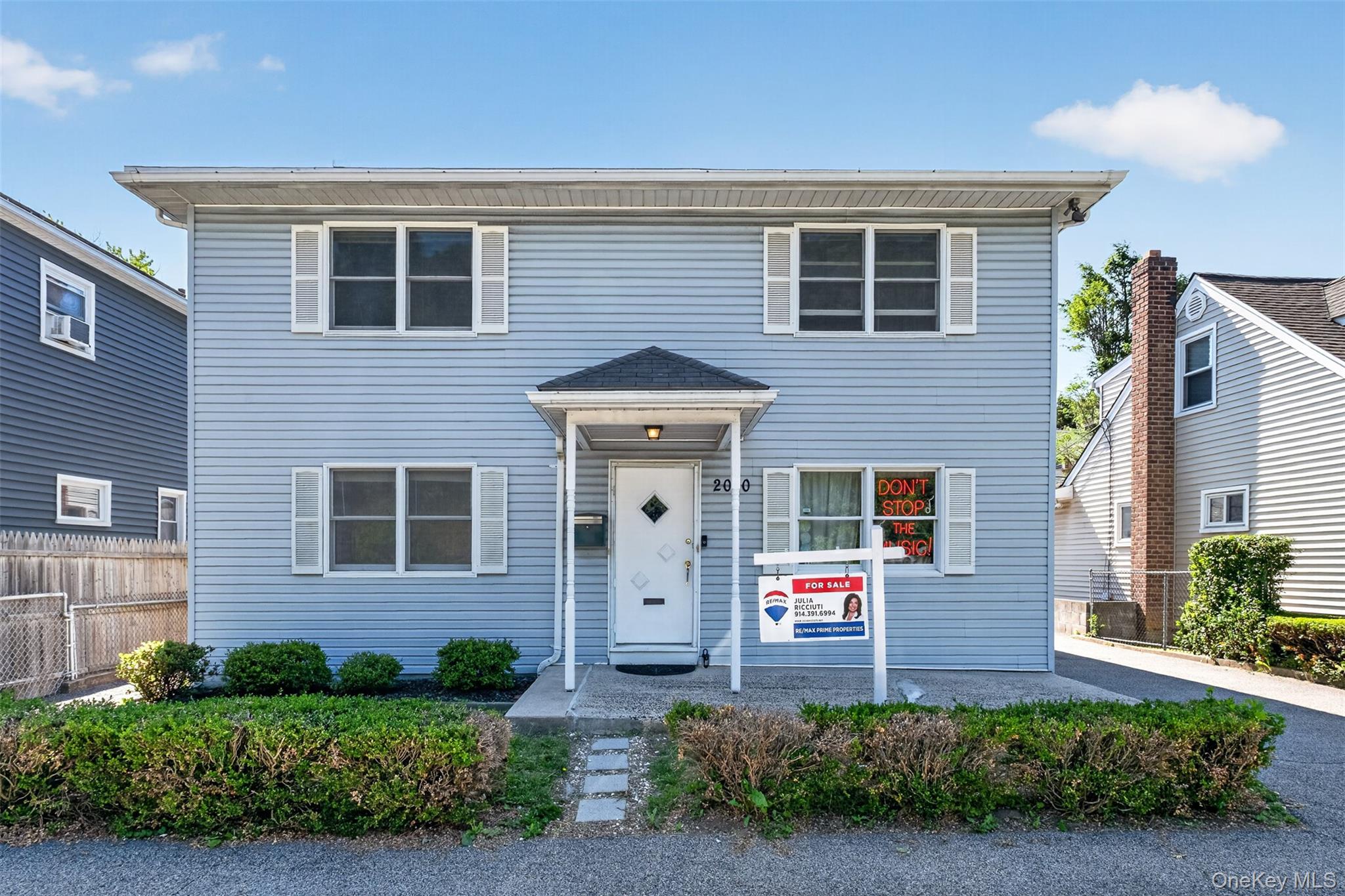 2070 Central Park Avenue Property Photo 1