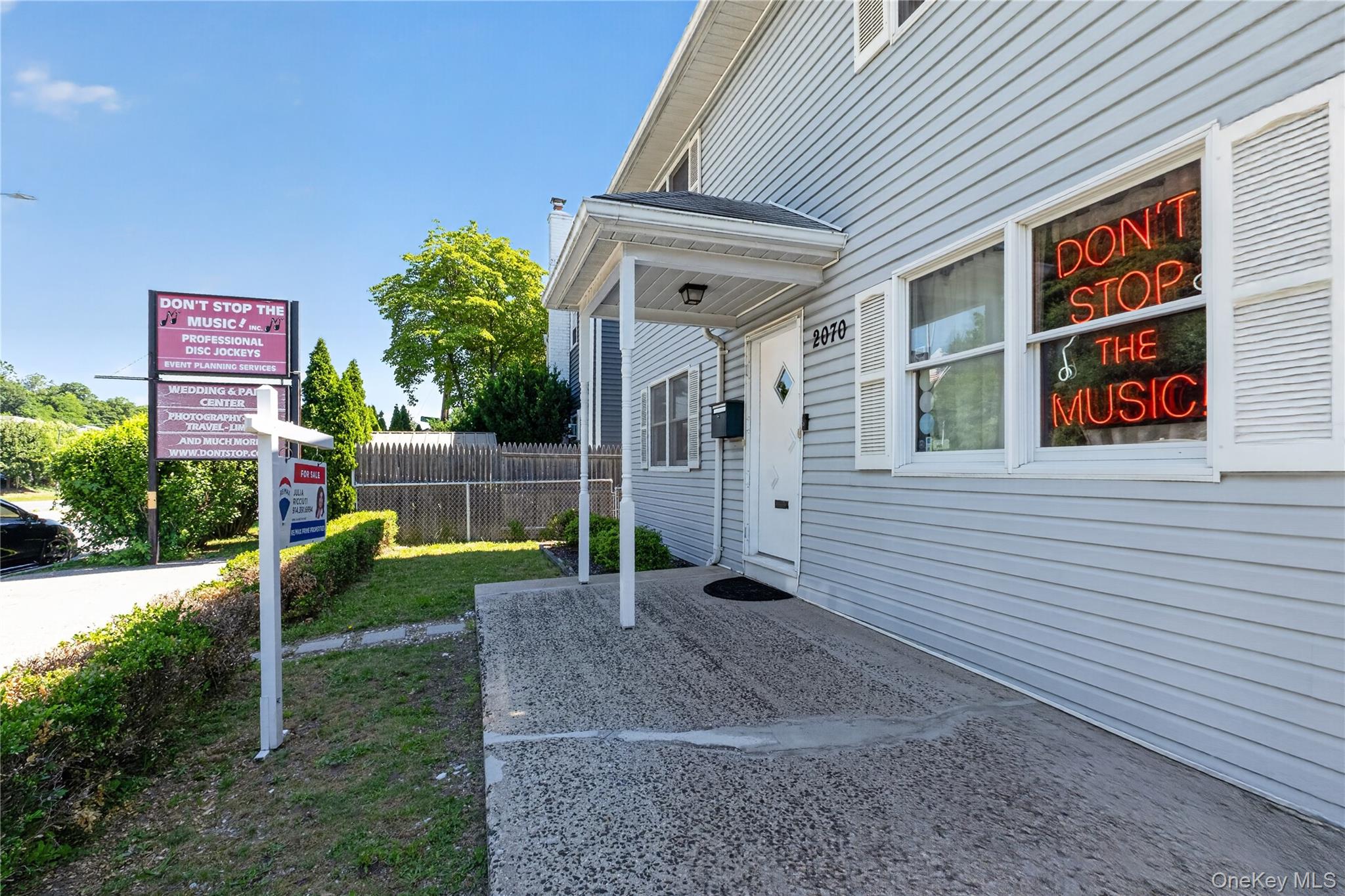 2070 Central Park Avenue Property Photo 22