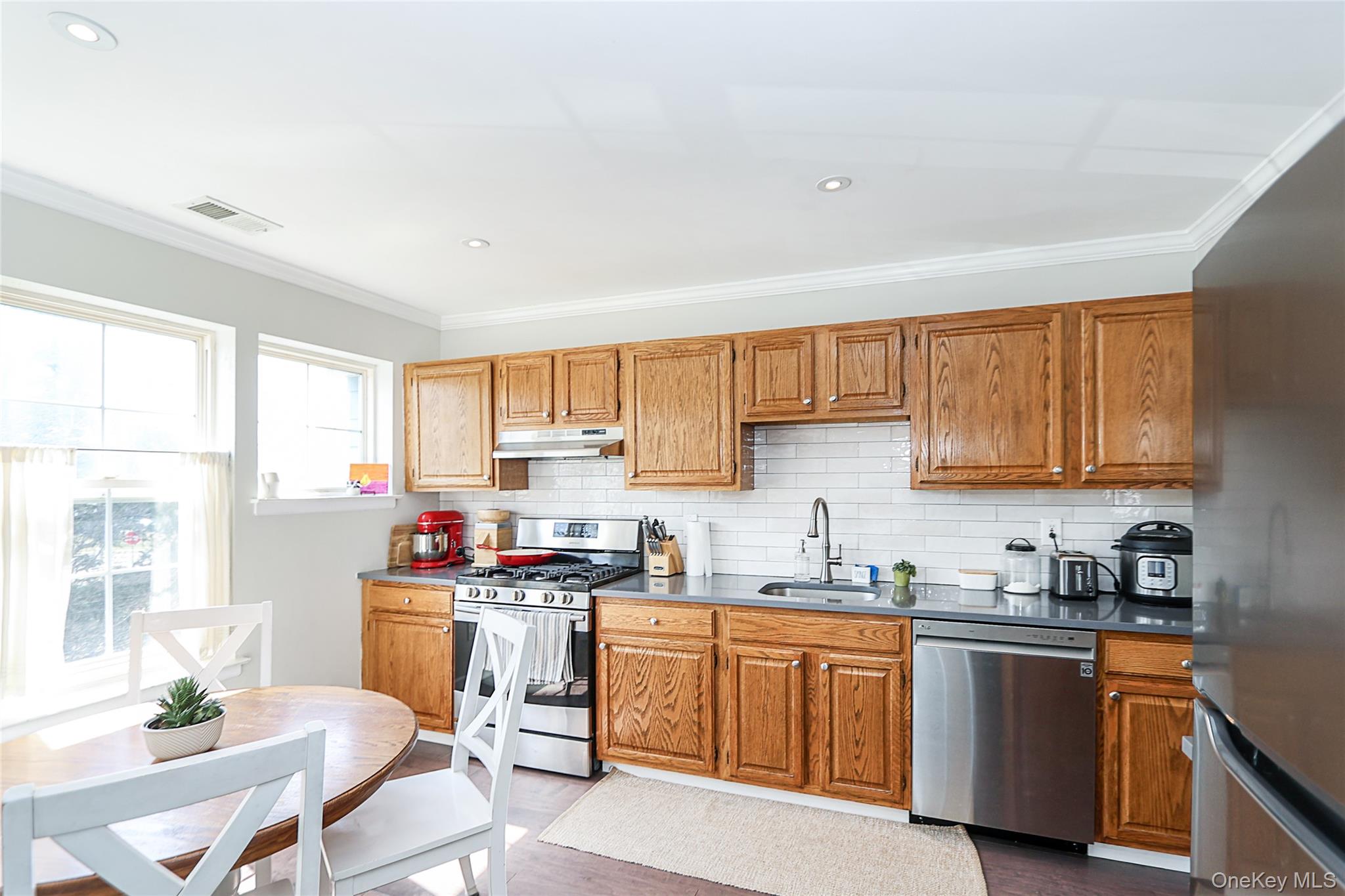 20-22 Broadlawn Drive Property Photo 11
