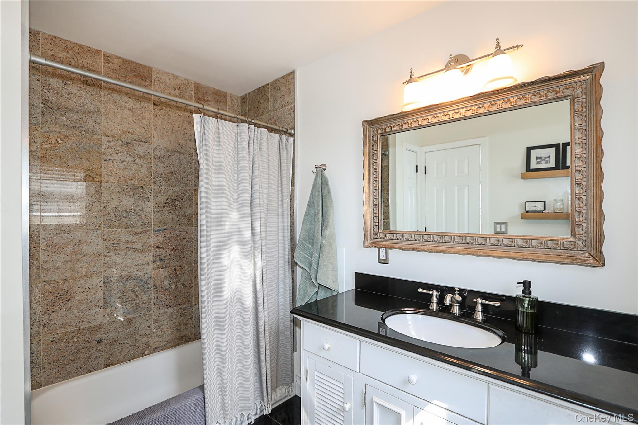 20-22 Broadlawn Drive Property Photo 17